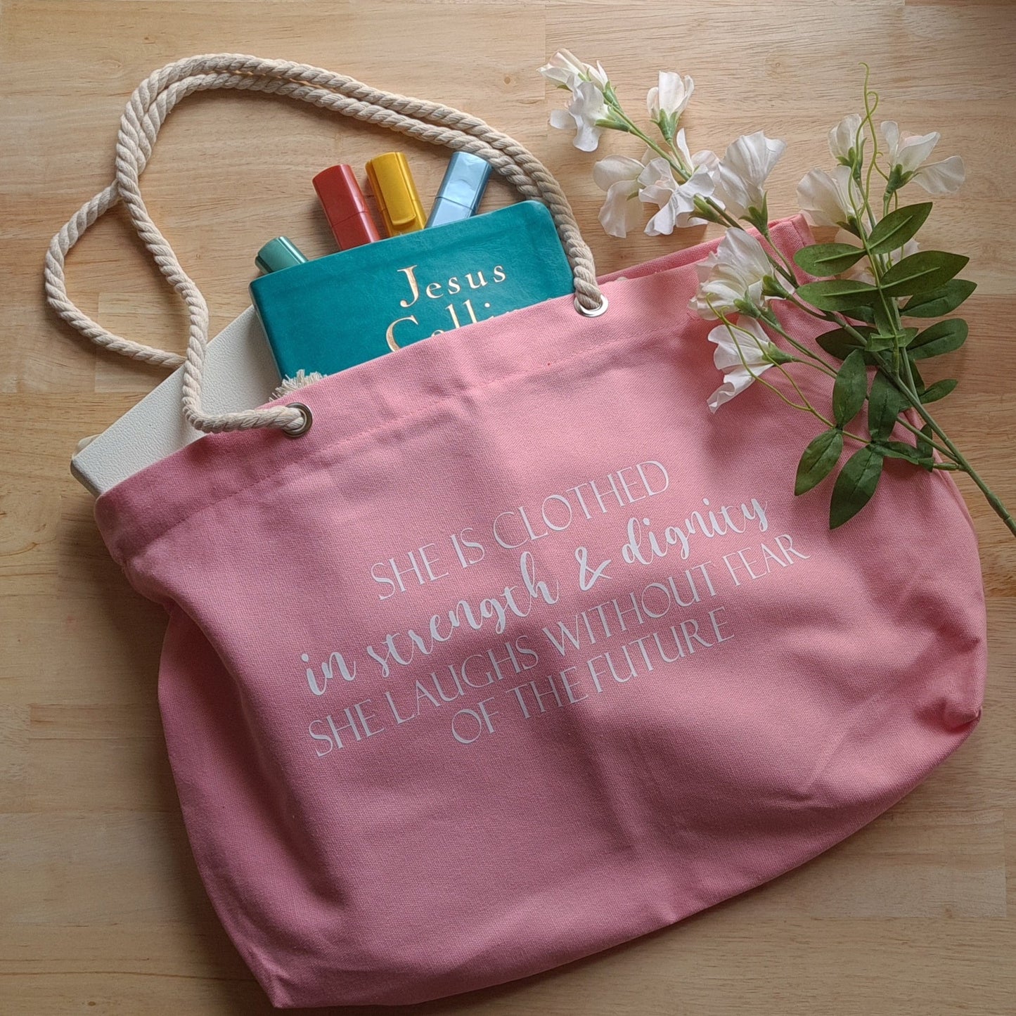 STRENGTH & DIGINITY TOTE