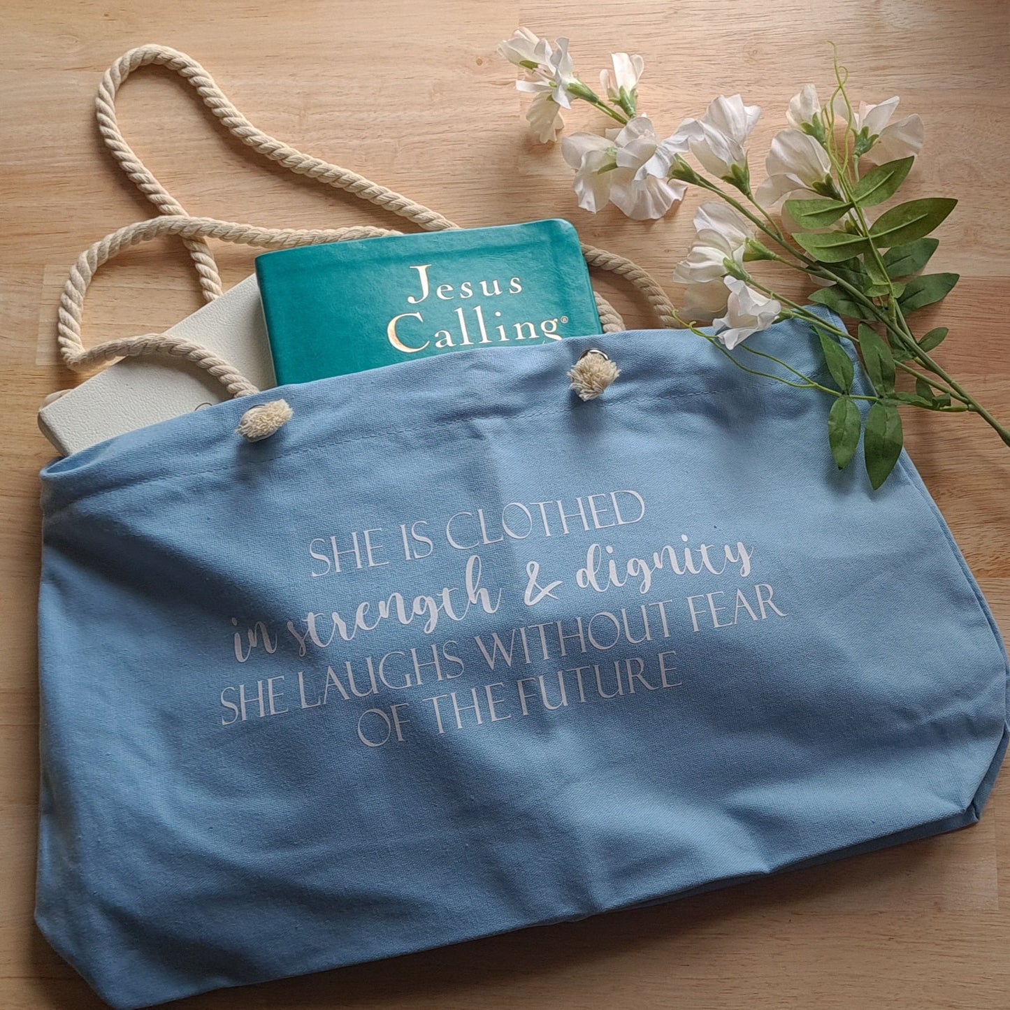 STRENGTH & DIGINITY TOTE